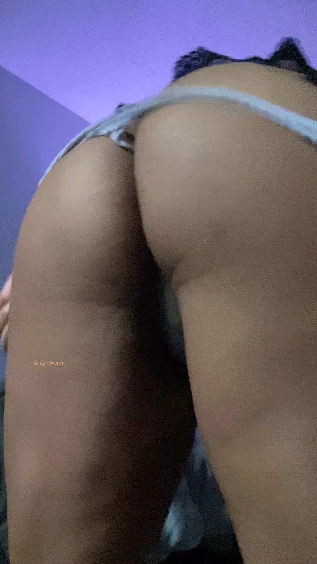 Ass Spread porn video with onlyfans model kvngxhoney <strong>@kvngxhoney</strong>