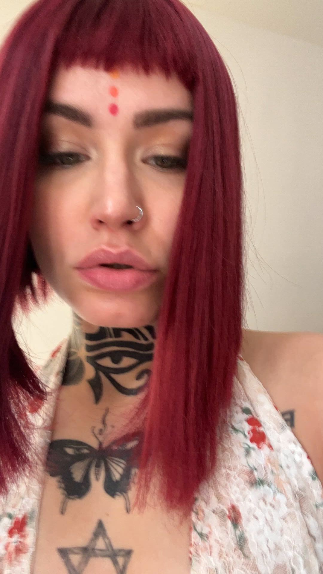 Brunette porn video with onlyfans model marigalore_ofc <strong>@marigalore_ofc</strong>