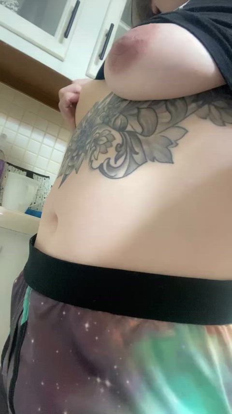 Tits porn video with onlyfans model thattattooedgirl <strong>@thattattooedgirlvip</strong>