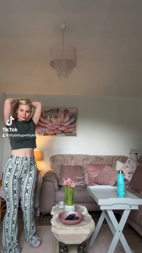 Blonde porn video with onlyfans model Kitty <strong>@ittybittyprettykitty</strong>