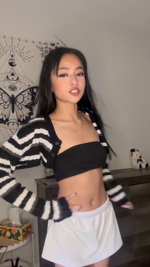 Teen porn video with onlyfans model whats4lunch <strong>@meimeii</strong>