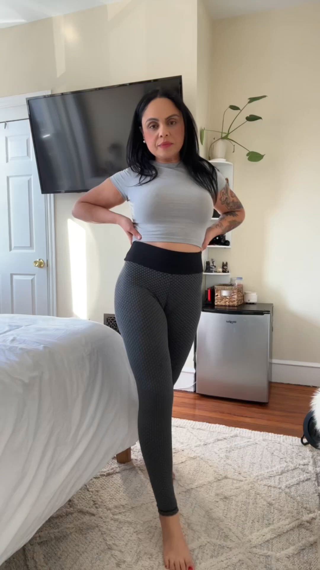 Camel Toe porn video with onlyfans model eloraanddy <strong>@elora.anddy</strong>