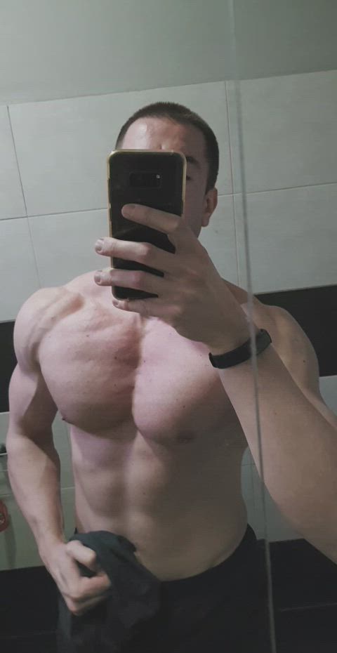 Amateur porn video with onlyfans model tallfitnhorny <strong>@tallnfit</strong>