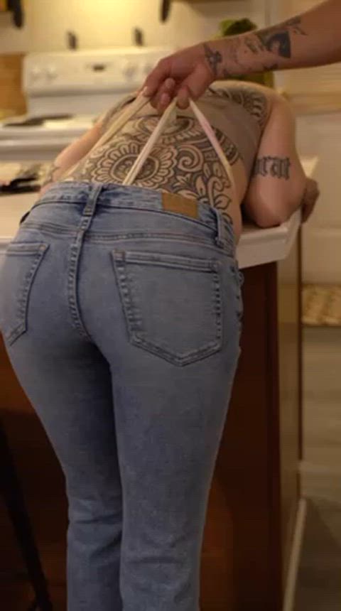 Ass porn video with onlyfans model tattsnwedgies <strong>@tattoosandwedgies</strong>