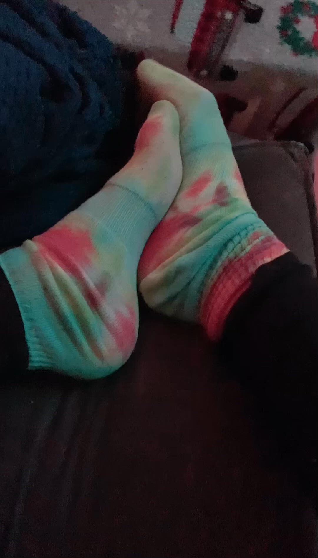 Feet porn video with onlyfans model lightlyric <strong>@lightlyric</strong>