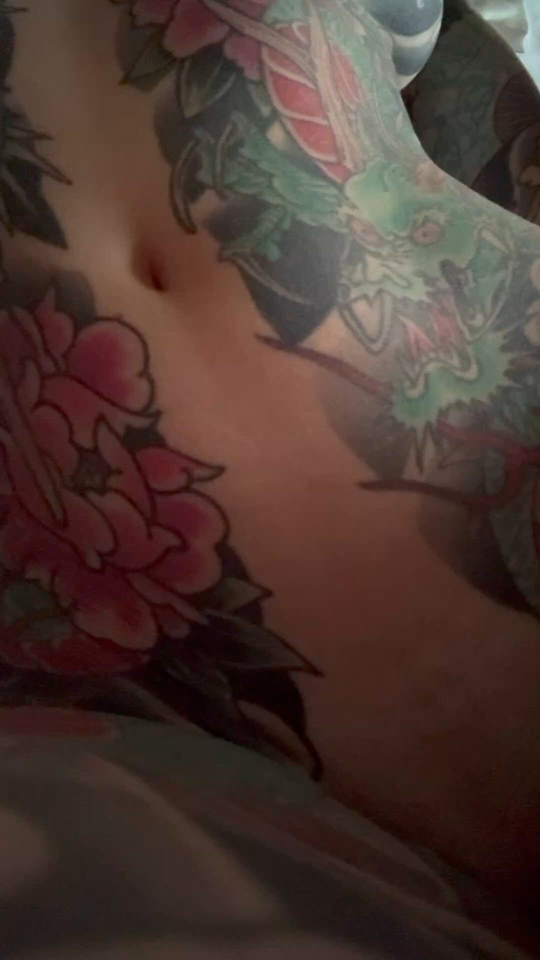 Tattoo porn video with onlyfans model kuzagirl <strong>@miss.hana</strong>