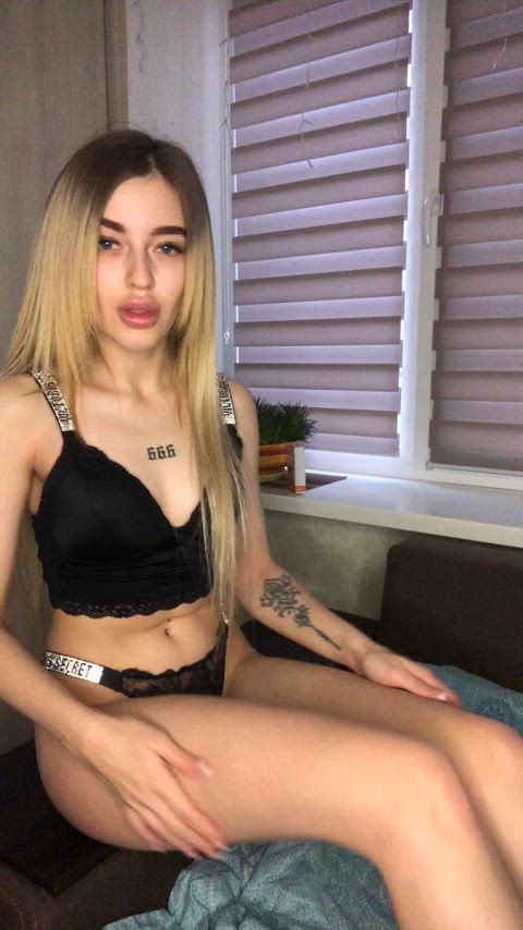 Amateur porn video with onlyfans model michellestar1 <strong>@mary_foxx</strong>