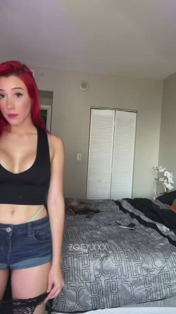 Dress porn video with onlyfans model ZDG <strong>@zoeytush</strong>