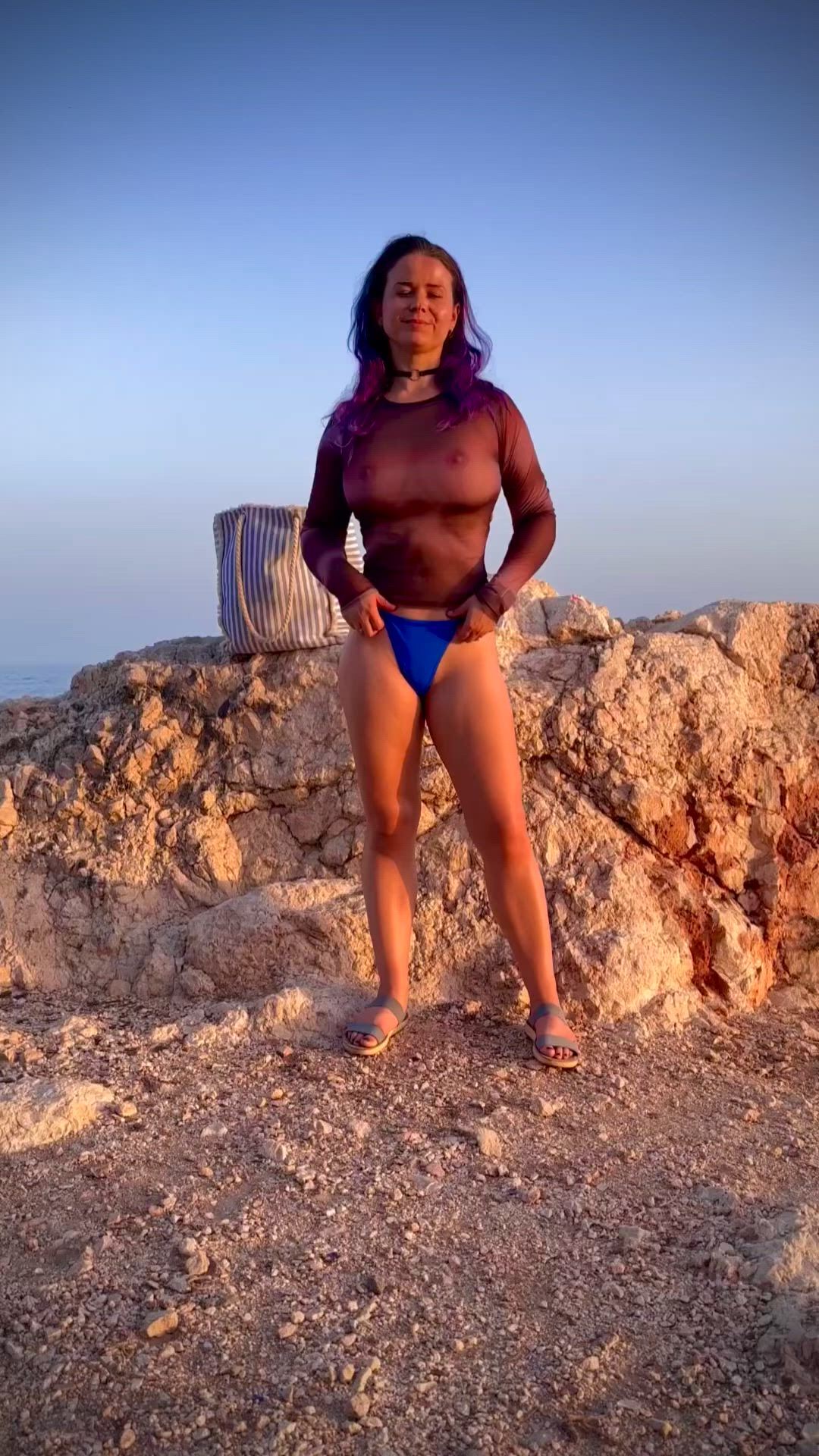 Beach porn video with onlyfans model FreelyKaty <strong>@freelykaty</strong>