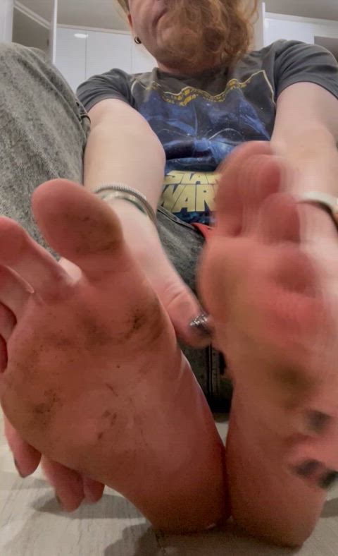 Feet porn video with onlyfans model ellkindly <strong>@kinderell</strong>