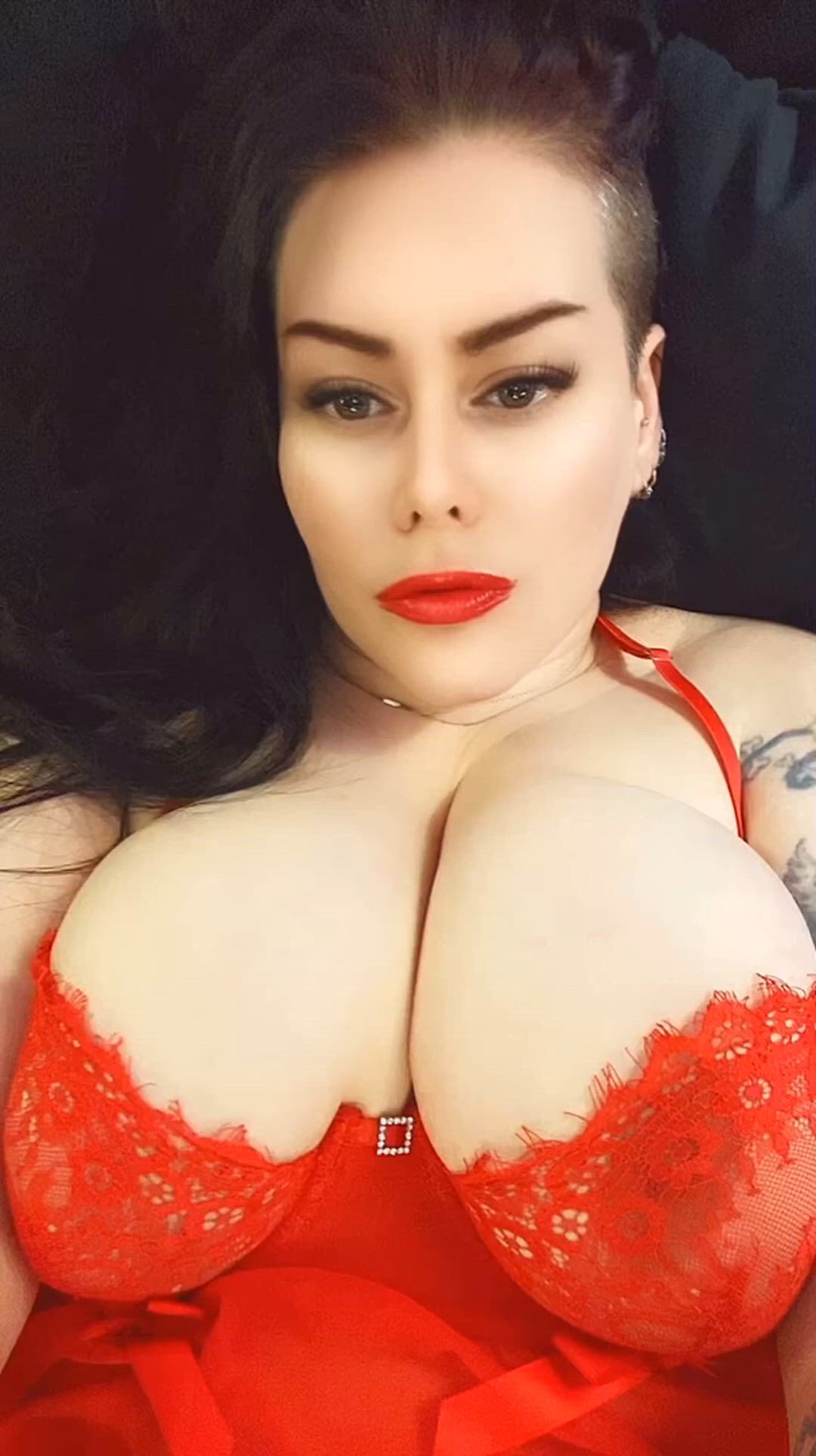 Big Tits porn video with onlyfans model Leslie Lethal <strong>@theleslielethal</strong>