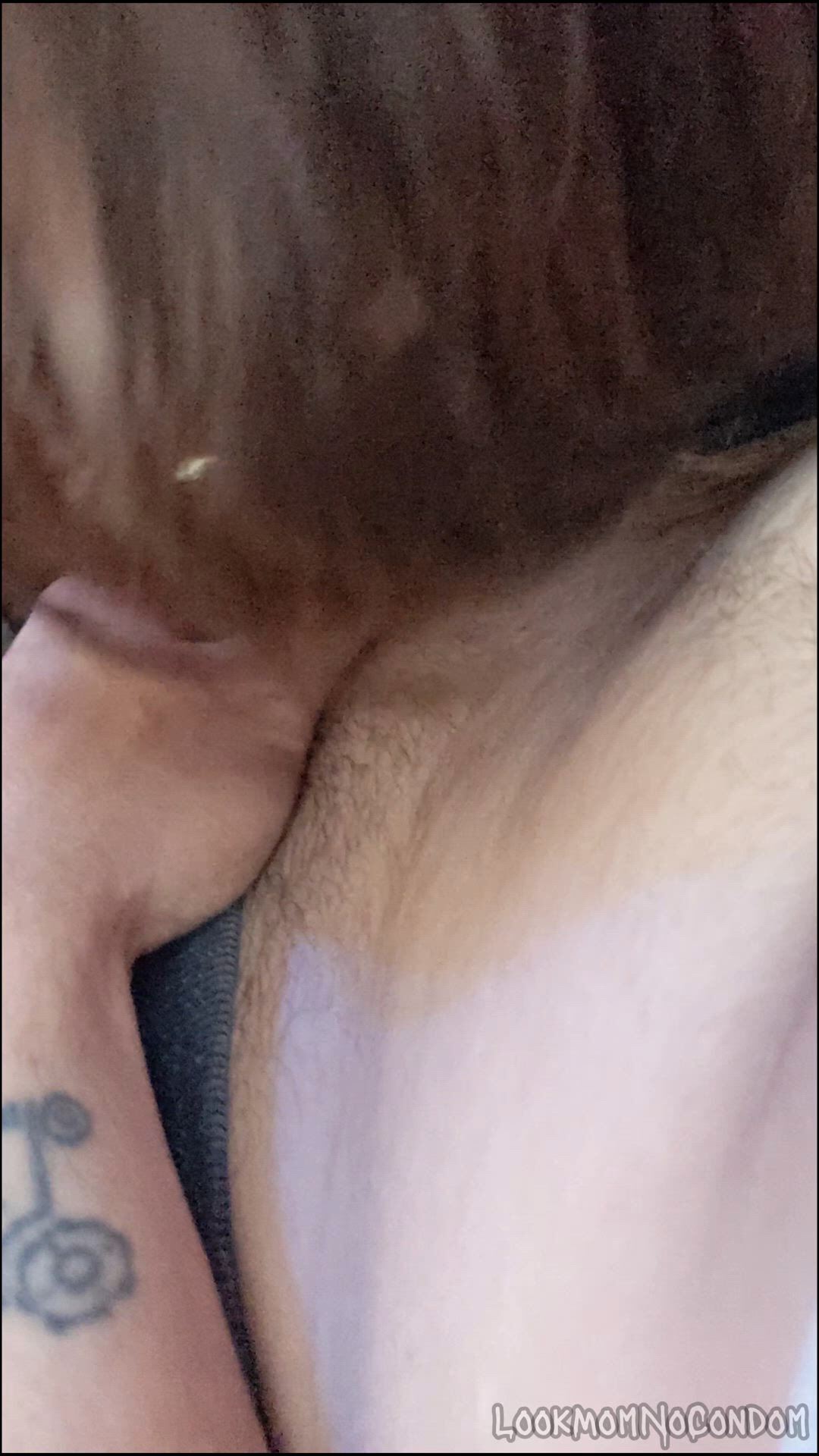 Amateur porn video with onlyfans model LeafyChaos <strong>@lookmomnocondom</strong>